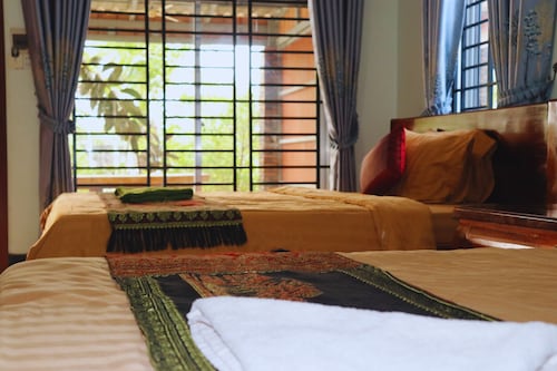 AHHA Bungalow Kampot