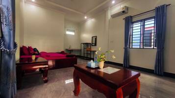 Nhà Tiêu chuẩn, 1 giường cỡ king, quang cảnh sân vườn | Truy cập Internet không dây miễn phí