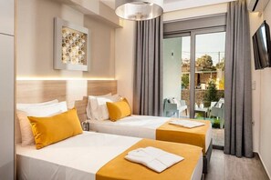 3 bedrooms, in-room safe, iron/ironing board, travel cot - Amaen Luxury House with Private Pool (Perivolia)