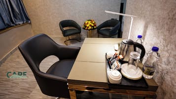 Kedap suara, setrika/meja setrika, dan Wi-Fi gratis