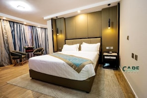 Lydisolert, strykejern/-brett og wi-fi (inkludert)