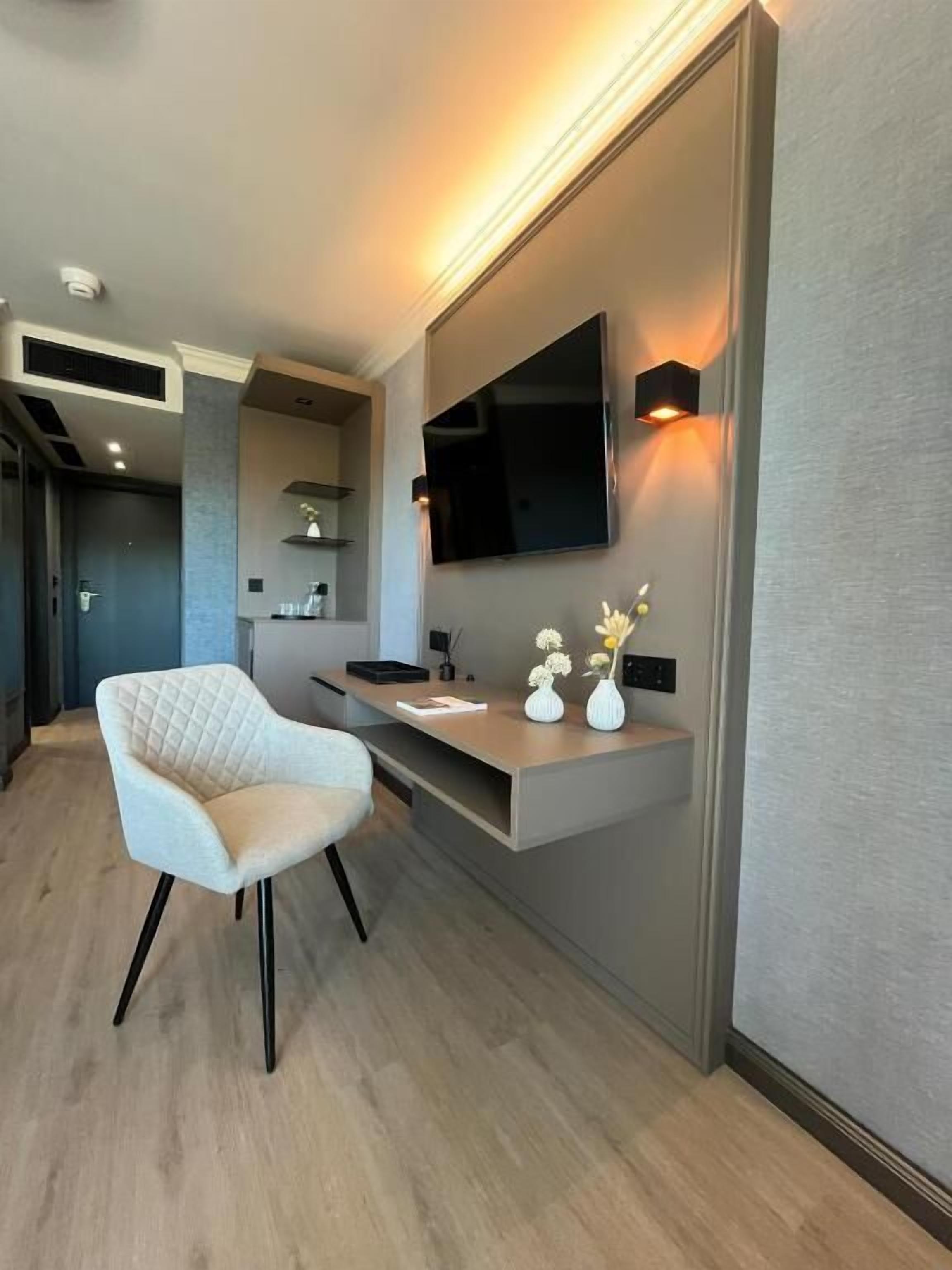 Superior-Doppelzimmer, Balkon | Fernseher