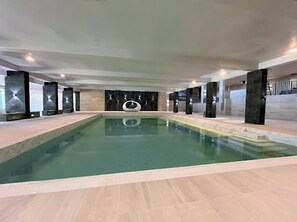 Innenpool, Liegestühle