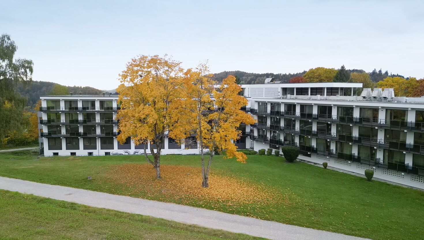 Vista frontal de la propiedad