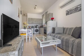 TV - Ranias House Faliraki (Rhodes)