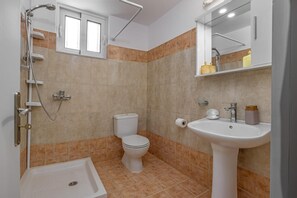 Hair dryer, towels - Ranias House Faliraki (Rhodes)