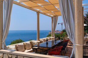 Villa | Outdoor dining - Villa Adrian - Six Bedroom Villa With Swimming Pool and Sea View (Dubrovnik)