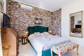 8 habitaciones y tabla de planchar con plancha 