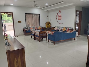 Bungalow, Patio, Pool View | Living area