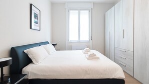 Appartement (1 Bedroom) | 1 slaapkamer, een strijkplank/strijkijzer, beddengoed