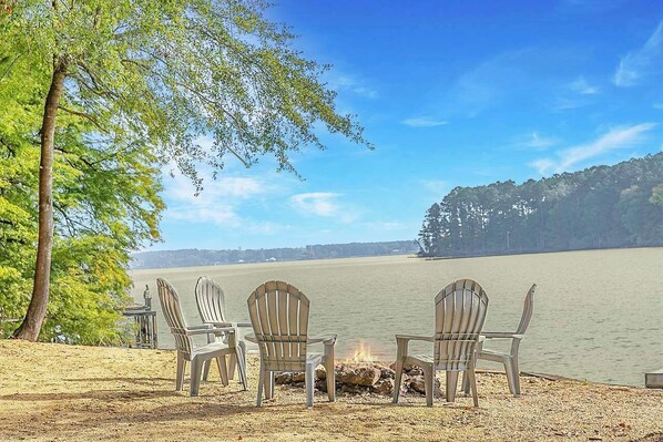 المنطقة المحيطة بالمنشأة