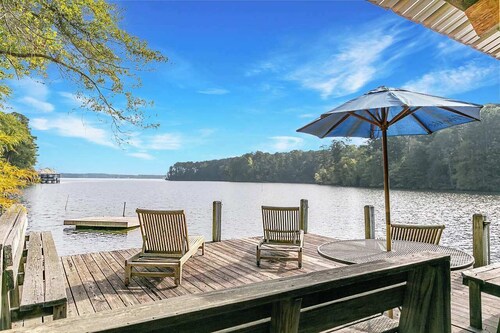 Huge Lakefront Camp | Sleeps 20 | Luxe & Clean