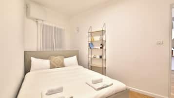 Iron/ironing board, free WiFi, bed sheets