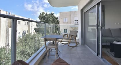Delightful 3-bedroom apartment with AC in Haifa