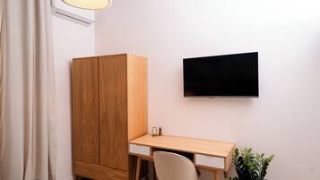 Premium Double Room, 1 King Bed, City View | Frette Italian sheets, premium bedding, down comforters