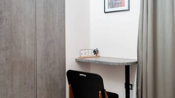 Business tweepersoonskamer, balkon, uitzicht op de stad | Italiaanse Frette-lakens, luxe beddengoed, donsdekens