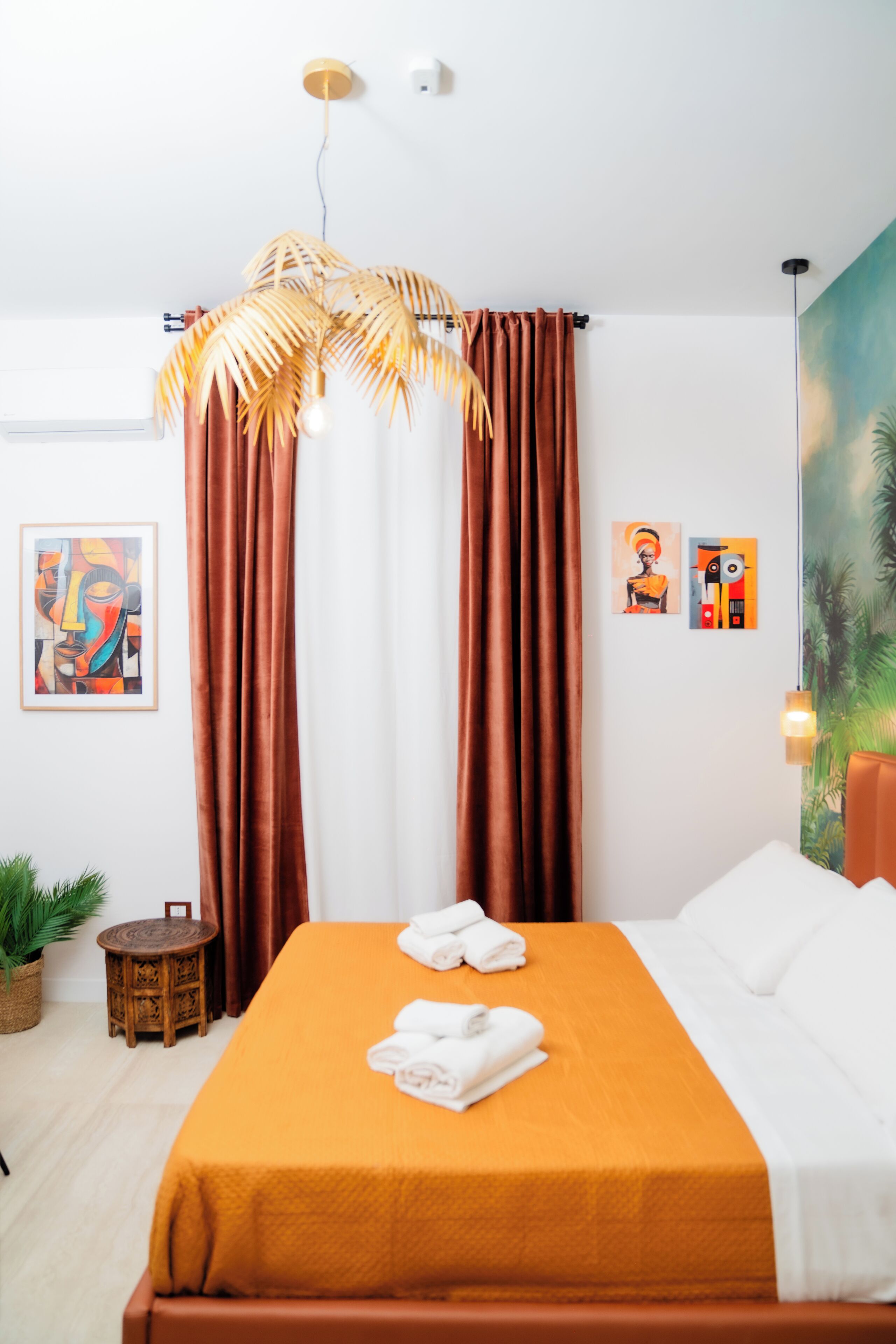 Dobbeltrom – deluxe, byutsikt | Italienske Frette-laken, sengetøy av topp kvalitet og dundyner