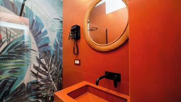 Deluxe Double Room, City View | Bathroom | Shower, rainfall showerhead, free toiletries, hair dryer