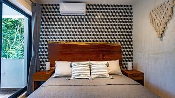 Iron/ironing board, travel cot, WiFi, bed sheets