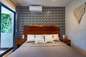 Strykjärn/strykbräda, resesäng, wi-fi och sängkläder