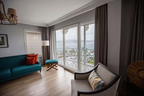 Live the Unique Beauty of the Bosphorus