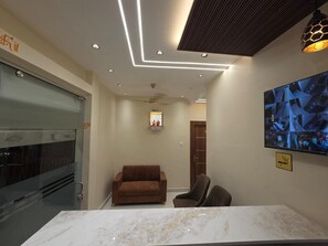 Reception - Sarvagya Inn (Varanasi)