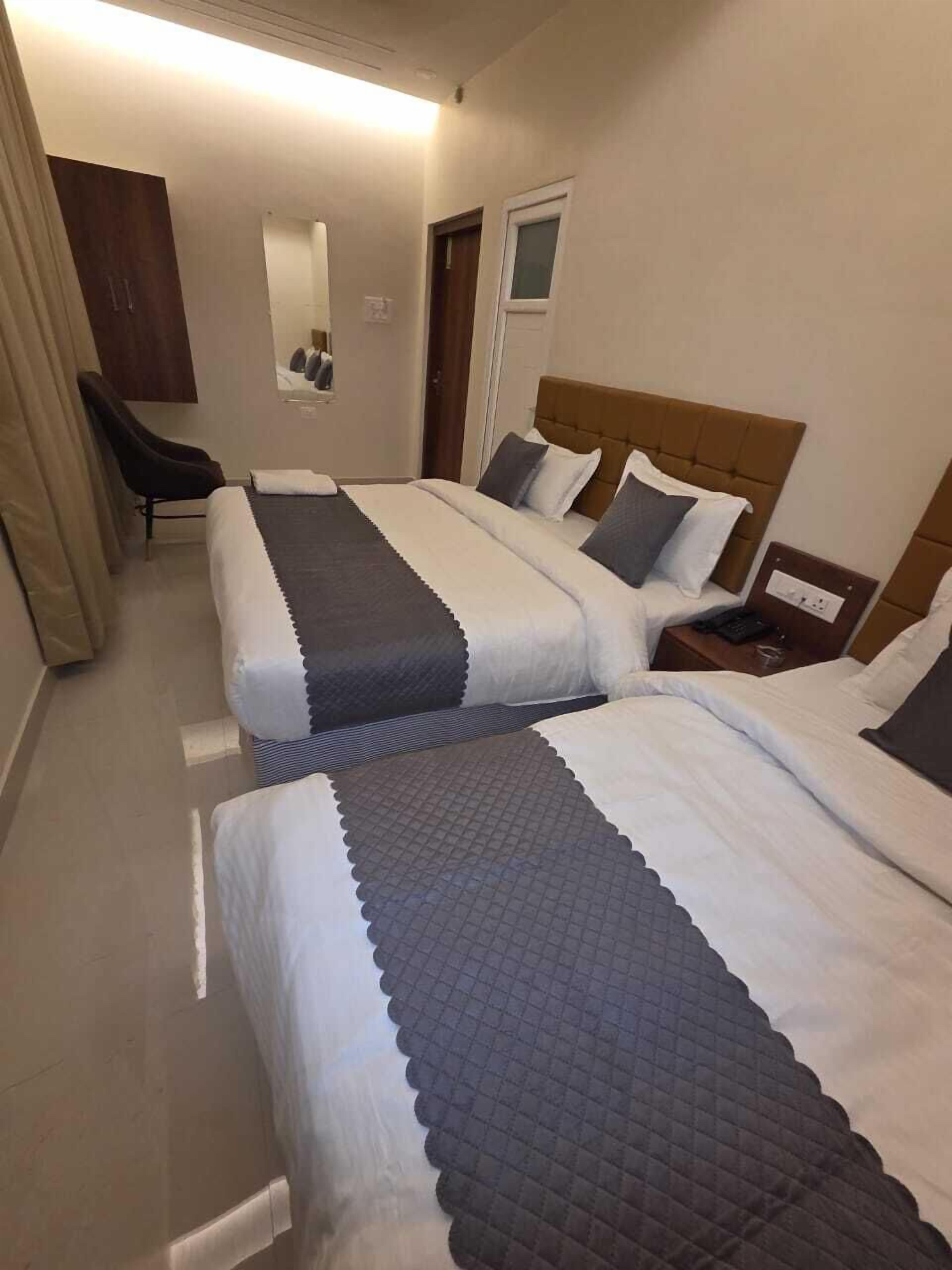 Maharaja Family Suite Room | Free WiFi