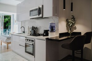 Fridge, microwave, oven, stovetop