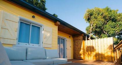 Authentic retreat in Les Avirons with parking