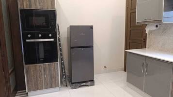 Mikrobølgeovn, ovn og kokeplater