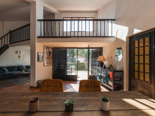 3-Bedroom House with Private Garden Near Granada