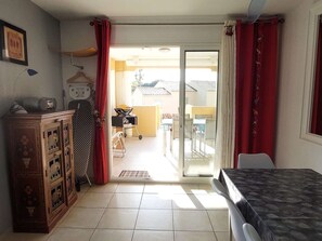 Interior - 3-room duplex, 6 sleeps, near beach, parking, Le Lavandou (Le Lavandou)