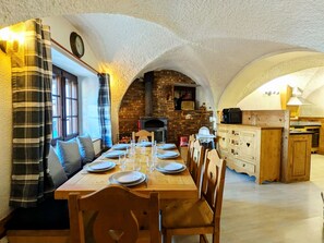Dining - Unique apartment with fireplace and parking in central La Plagne Montalbert (La Plagne Montalbert)