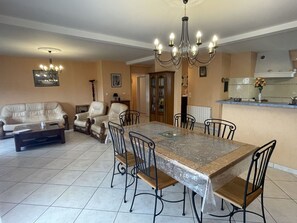 Dining - Ground floor T3 apartment, near Crouesty port, wifi, parking (Arzon)