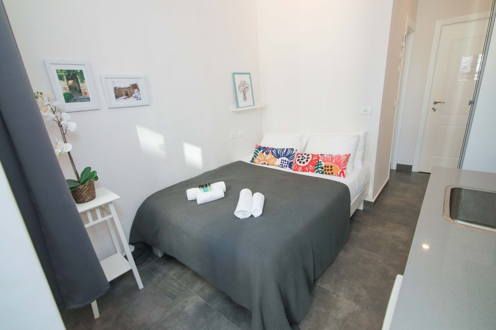 Blackout curtains, soundproofing, iron/ironing board, free WiFi