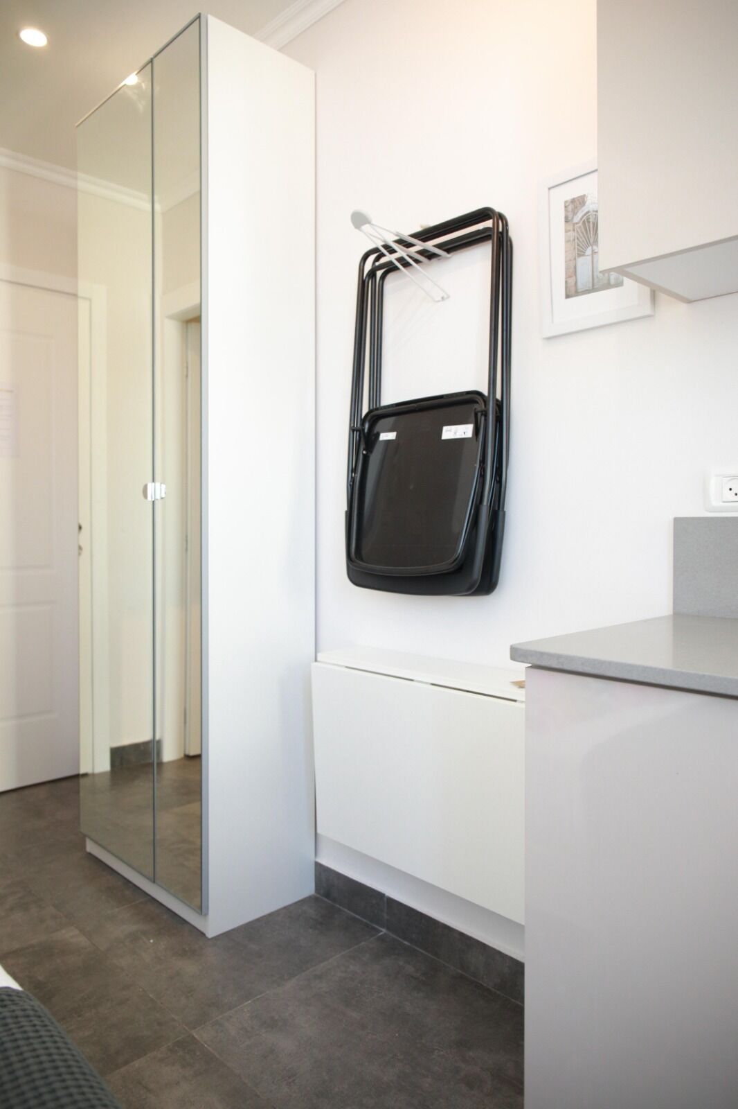 Verdunkelungsvorhänge, schallisolierte Zimmer, Bügeleisen/Bügelbrett