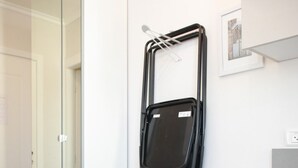 Blendingsgardiner, lydisolert, strykejern/-brett og wi-fi (inkludert)