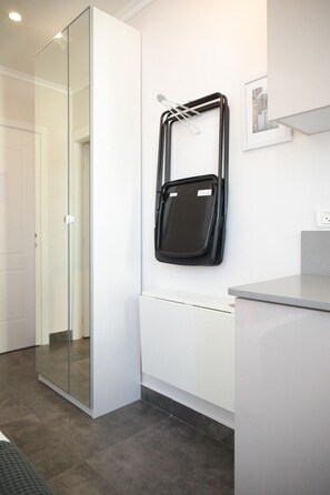 Mørklægningsgardiner, lydisolering, strygejern/strygebræt, gratis Wi-Fi