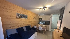 Living area - Modern 2-room apartment at the foot of the slopes in Auris en Oisans (Auris)