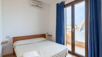 2 chambres, ameublement personnalisé, draps fournis