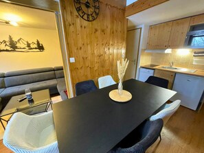 Dining - Loft-style Apartment for 6 in Les Menuires (Les Menuires)
