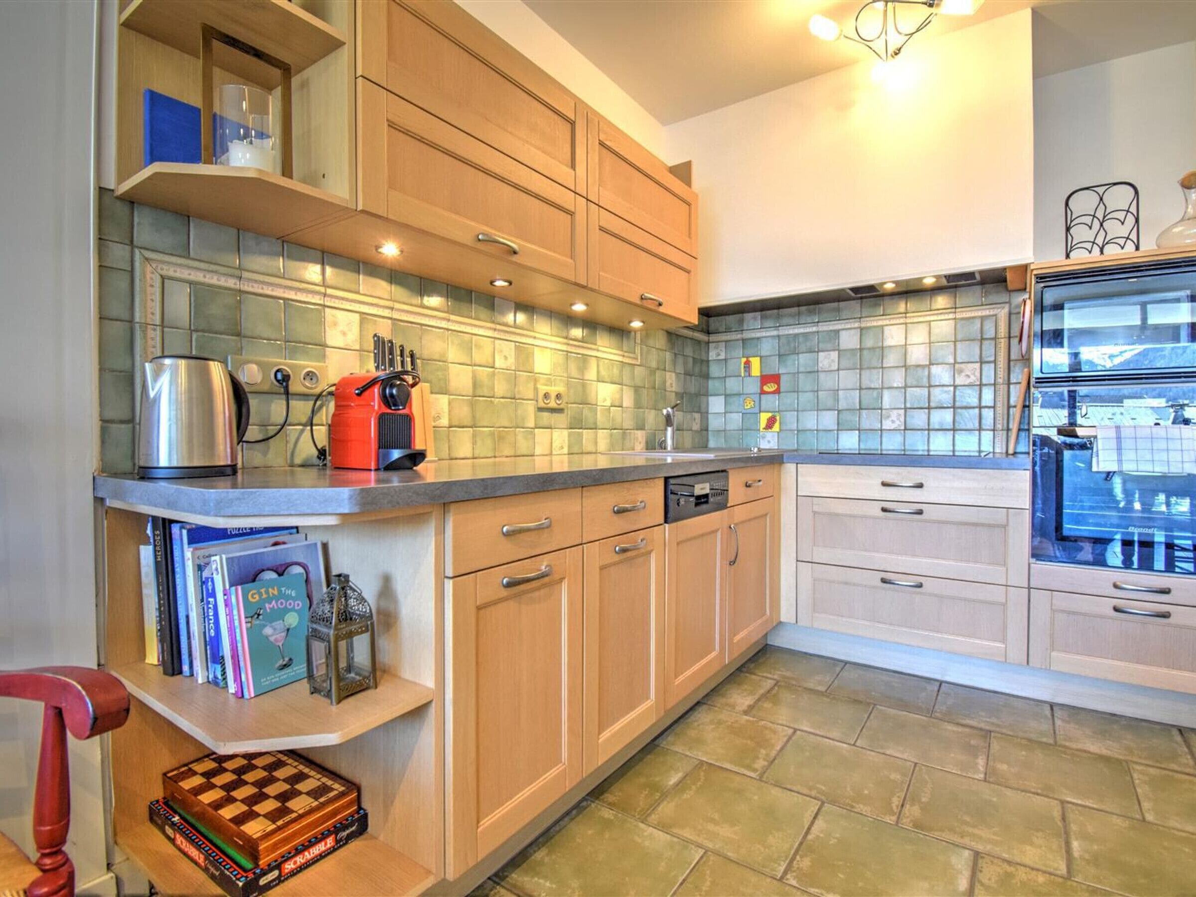 Fridge, microwave, dishwasher