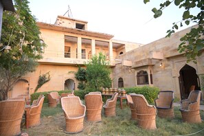 Kahden hengen deluxe-huone | Oleskelualue