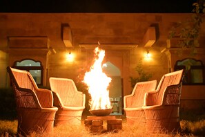 Habitación doble Deluxe | Área de sala de estar