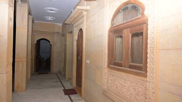 Deluxe Double Room | Living area