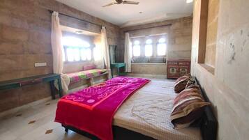 Quarto casal luxo | Wi-Fi de cortesia