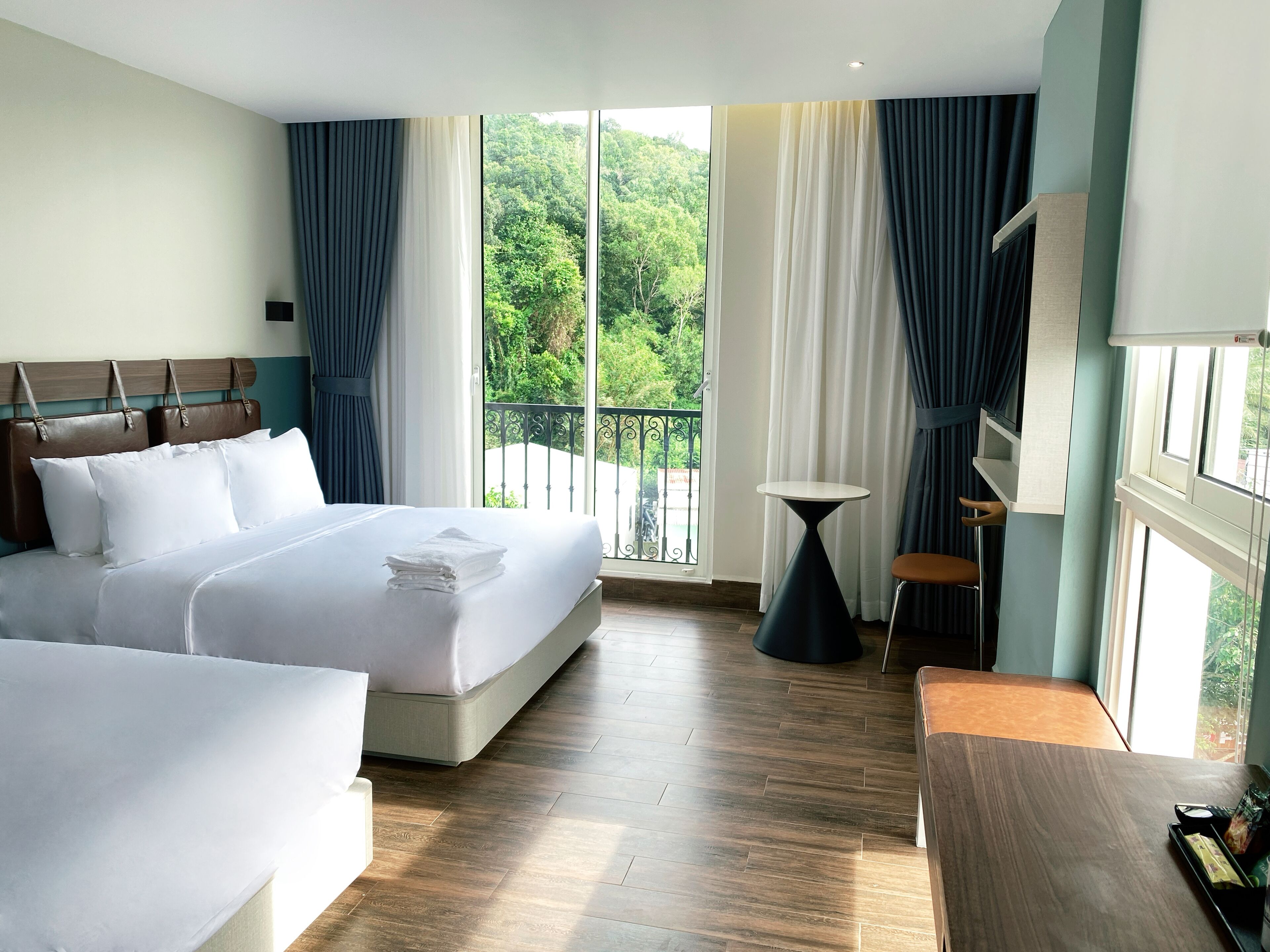 ห้องแฟมิลี่ดับเบิล, เตียงควีนไซส์ 2 เตียง | โต๊ะทำงาน, Wi-Fi ฟรี