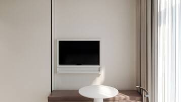 Deluxe Room, 1 King Bed, River View | Desk, free WiFi