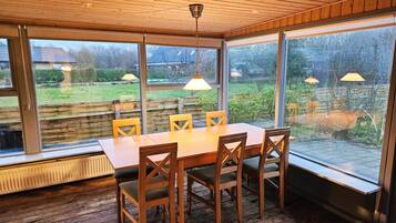 House | Tempat makan