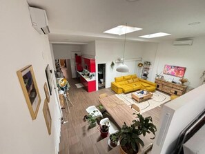 TV - The Special Loft Plaza Castilla (Madrid)